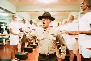 Hollywood Actor R. Lee Ermey In His Iconic Role As Gunnery Sergeant Hartman From ‘full Metal Jacket’ Wallpaper