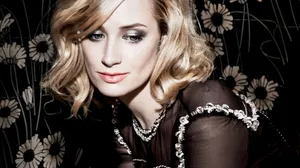 Hollywood Actress Beth Behrs Wallpaper