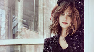 Hollywood Star Dakota Johnson Wallpaper