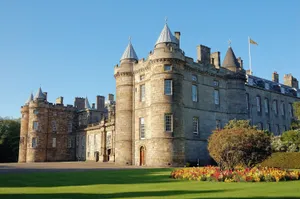 Holyrood Palace Exterior View Wallpaper