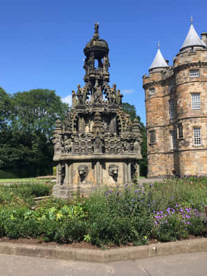 Holyrood Palace Forecourt Fountain Edinburgh Wallpaper