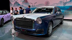 Hongqi L5 Luxury Sedan Exhibit Wallpaper