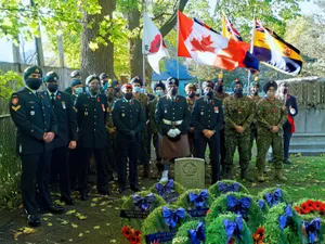 Honoring Heroes On Canada Remembrance Day Wallpaper