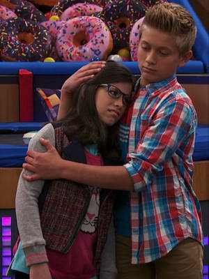 Hudson Comforting Kenzie Game Shakers Wallpaper