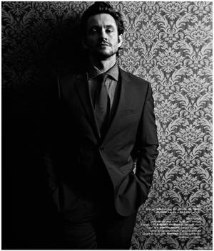 Hugh Dancy Black And White Wallpaper