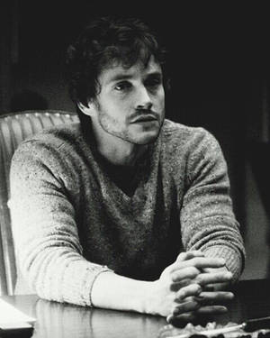 Hugh Dancy With Beard Wallpaper