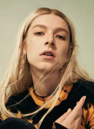 Hunter Schafer Aesthetic Wallpaper