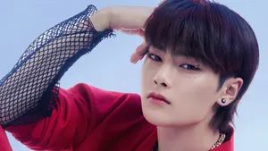 I N Stray Kids Close Up Wallpaper