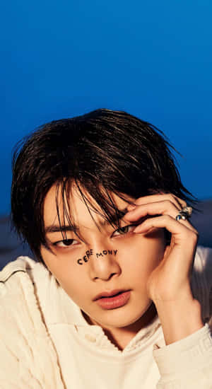 I N Stray Kids Close Up Wallpaper