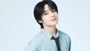 I N Stray Kids Profile Wallpaper