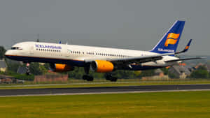 Icelandair Boeing Landing Gear Deployed Wallpaper