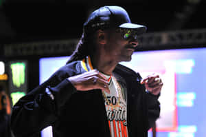 Iconic Hip Hop Artist Young Snoop Dogg Wallpaper