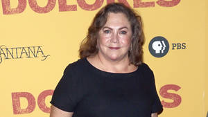 Iconic Hollywood Actress Kathleen Turner In Later Years Wallpaper