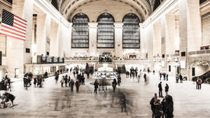 Iconic Image Of Grand Central Terminal, New York City Wallpaper