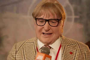 Iconic Portrait Of Mike Myers Wallpaper