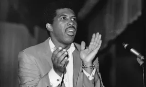 Iconic Soul Singer Performance Wallpaper