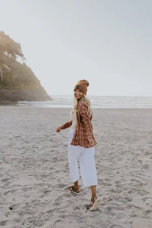 Icy Shore On Winter Beach Wallpaper