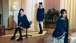 Illit Fashion Editorial Wallpaper