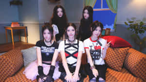 Illit Group Photo Wallpaper