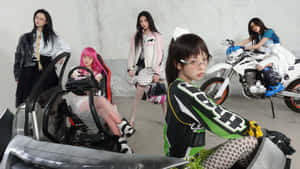 Illit Group Style Wallpaper