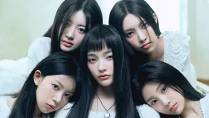 Illit Kpop Group Members Wallpaper