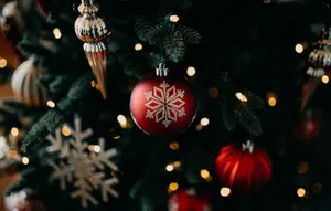 Image Beautiful Cityscape Illuminated By Christmas Lights Wallpaper