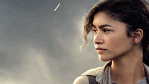 Image Zendaya Looking Gorgeous In Her Stunning Grey Outfit Wallpaper