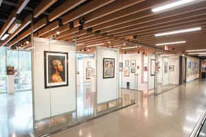 Immerse Yourself In An Awe-inspiring Exhibition Wallpaper