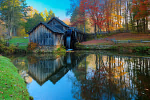 Immerse Yourself In The Beauty Of The Blue Ridge Parkway Wallpaper