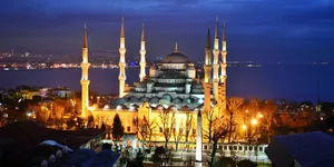 Impressive Blue Mosque Of Istanbul Wallpaper