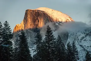 Indefinite Mountain Peak Wallpaper