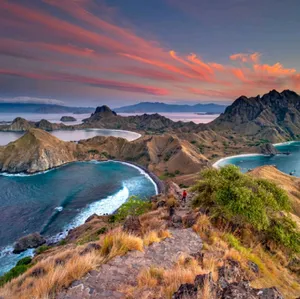 Indonesia's Komodo Island Rock Formations Wallpaper