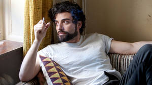 Inside Llewyn Davis Actor Oscar Isaac Wallpaper