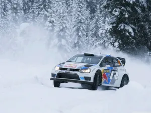 Intense Ice Racing Competition Wallpaper