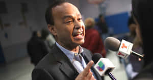 Interview Of Luis Gutiérrez Wallpaper