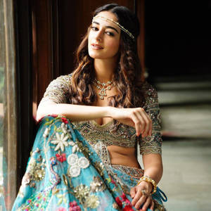 Intricate Ananya Pandey Wallpaper