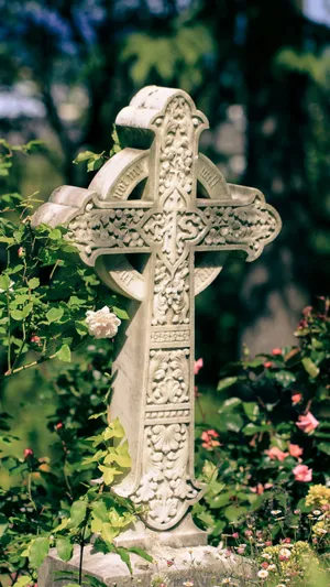 Intricate Celtic Cross Design Wallpaper