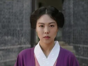 Intricate Romance In The Handmaiden Wallpaper