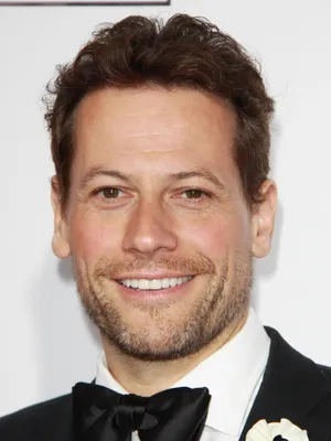 Ioan Gruffudd 1080 X 1440 Wallpaper
