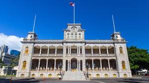 Iolani Palace Beautiful Façade Wallpaper