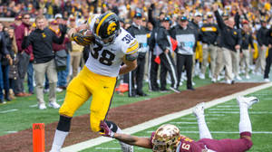 Iowa Hawkeyes Dive Wallpaper