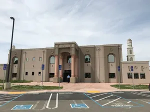 Islamic Center Exterior View Wallpaper