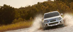 Isuzu Mu-x Off-road Driving Wallpaper
