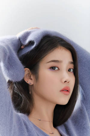 Iu In Light Purple Wallpaper