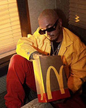 J Balvin For Mcdonald's Wallpaper