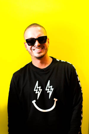 J Balvin Gef Sweatshirt Wallpaper