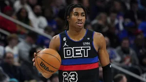 Jaden Ivey Detroit Pistons Game Action Wallpaper