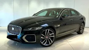 Jaguar Xf In Style Wallpaper