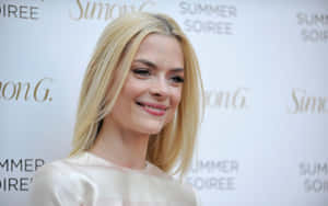 Jaime King Radiant Pose Wallpaper