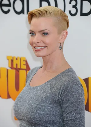 Jaime Pressly Looking Elegant In A Close-up Portrait Shot Wallpaper